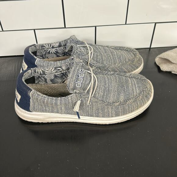 Hey Dude Shoes Men's 8 White Gray Cushioned Comfort Casual Slip On Loafers - Picture 2 of 6